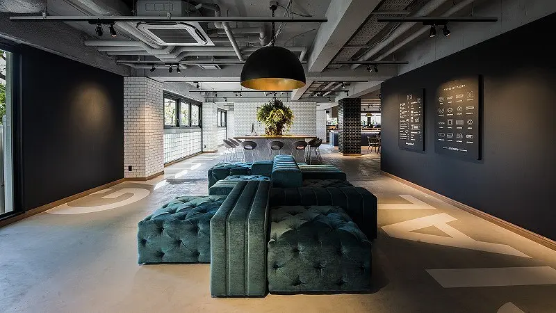 LOUNGE1