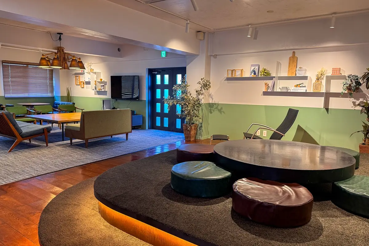 LOUNGE4