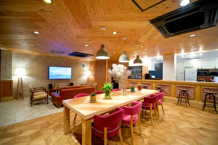 SOCIAL APARTMENT MITAKA