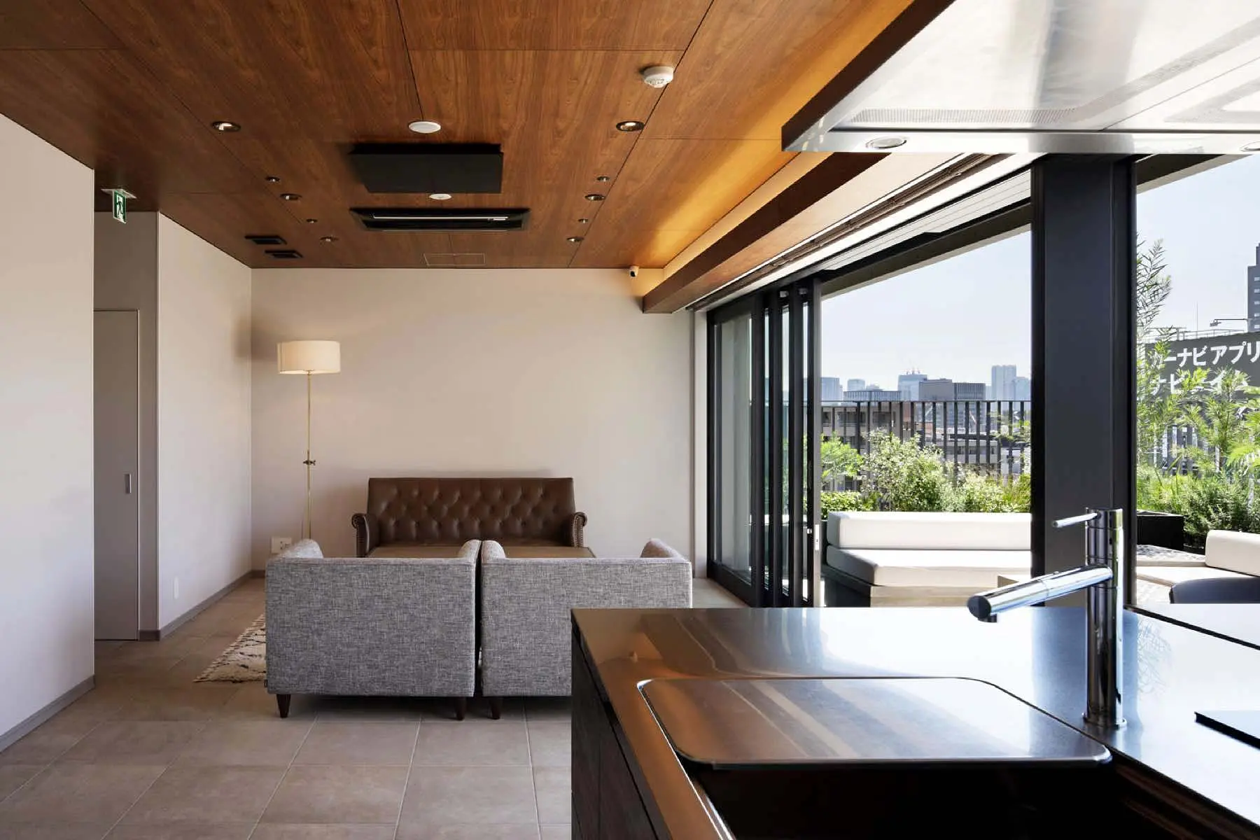 14F Lounge3