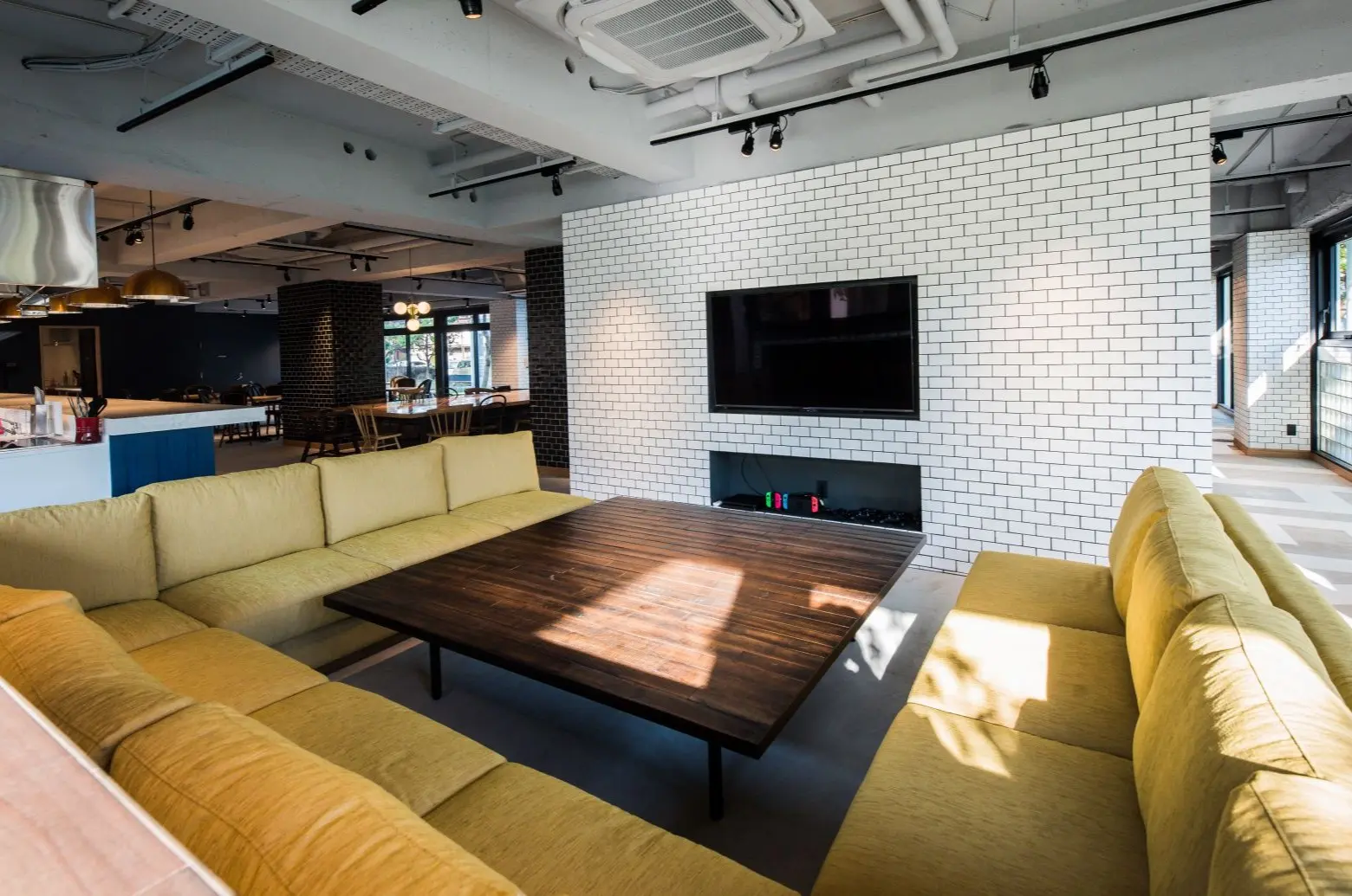LOUNGE5