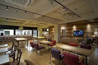 LOUNGE