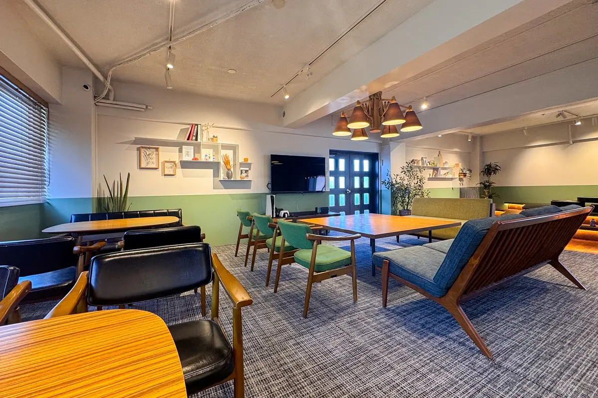 LOUNGE2