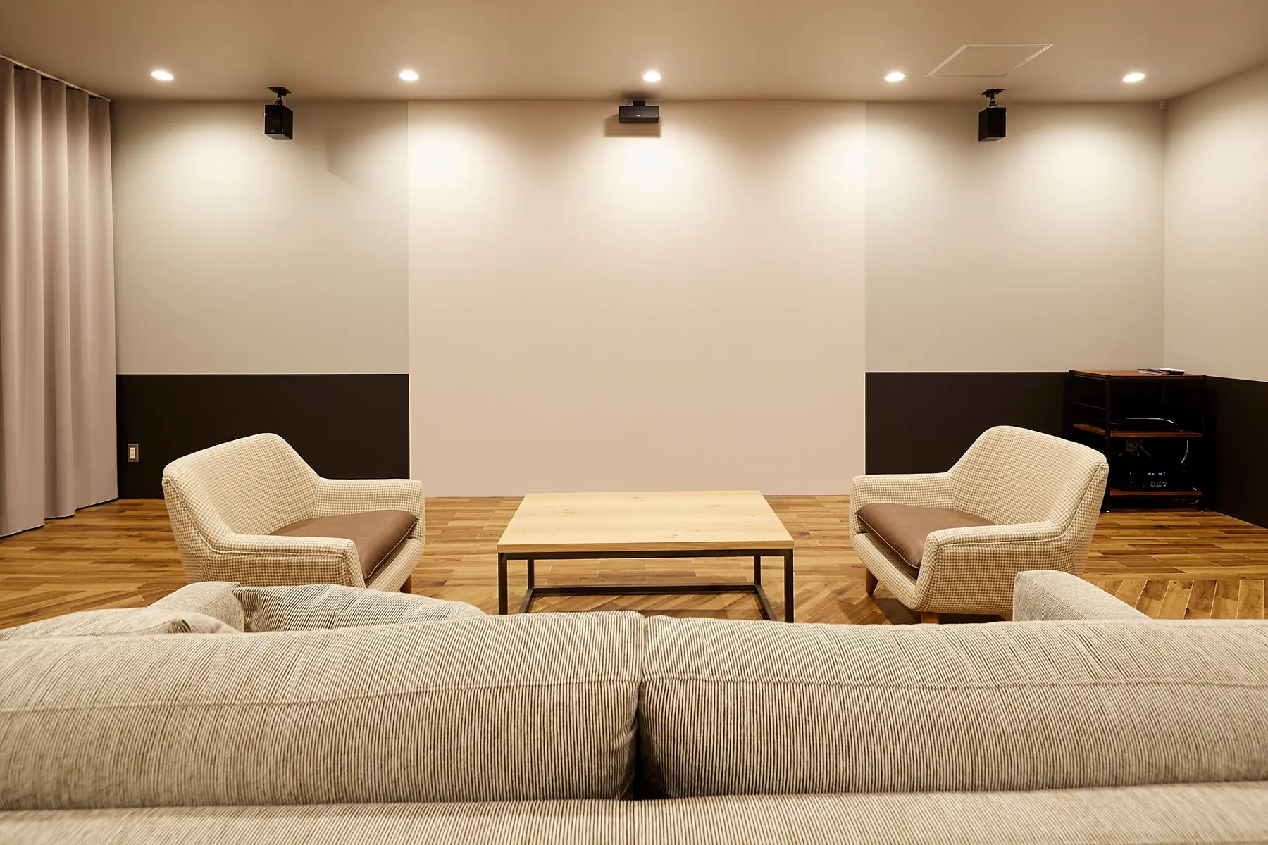 STUDIO4