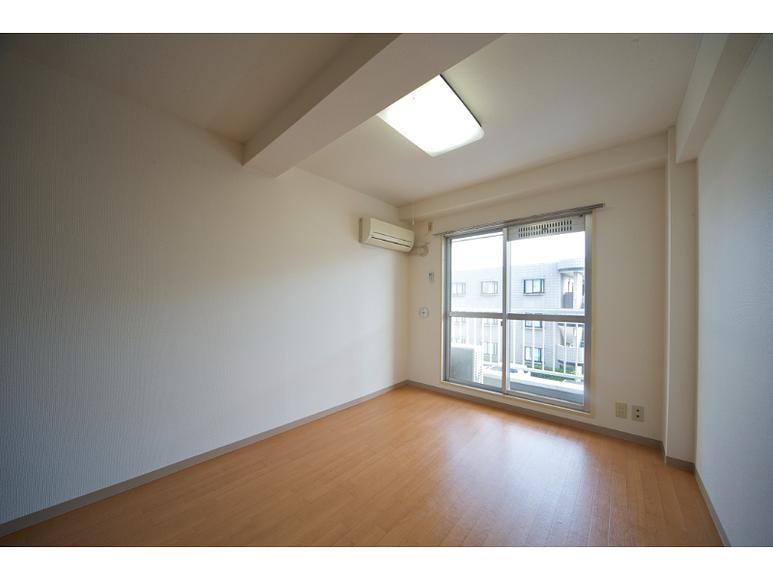 SOCIAL APARTMENT KOMAE1 201