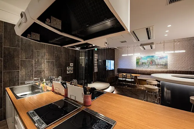 ラウンジ/キッチン -HIDE OUT-