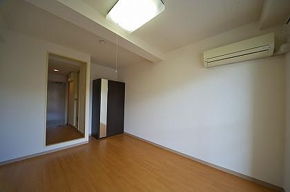 SOCIAL APARTMENT KOMAE2 201