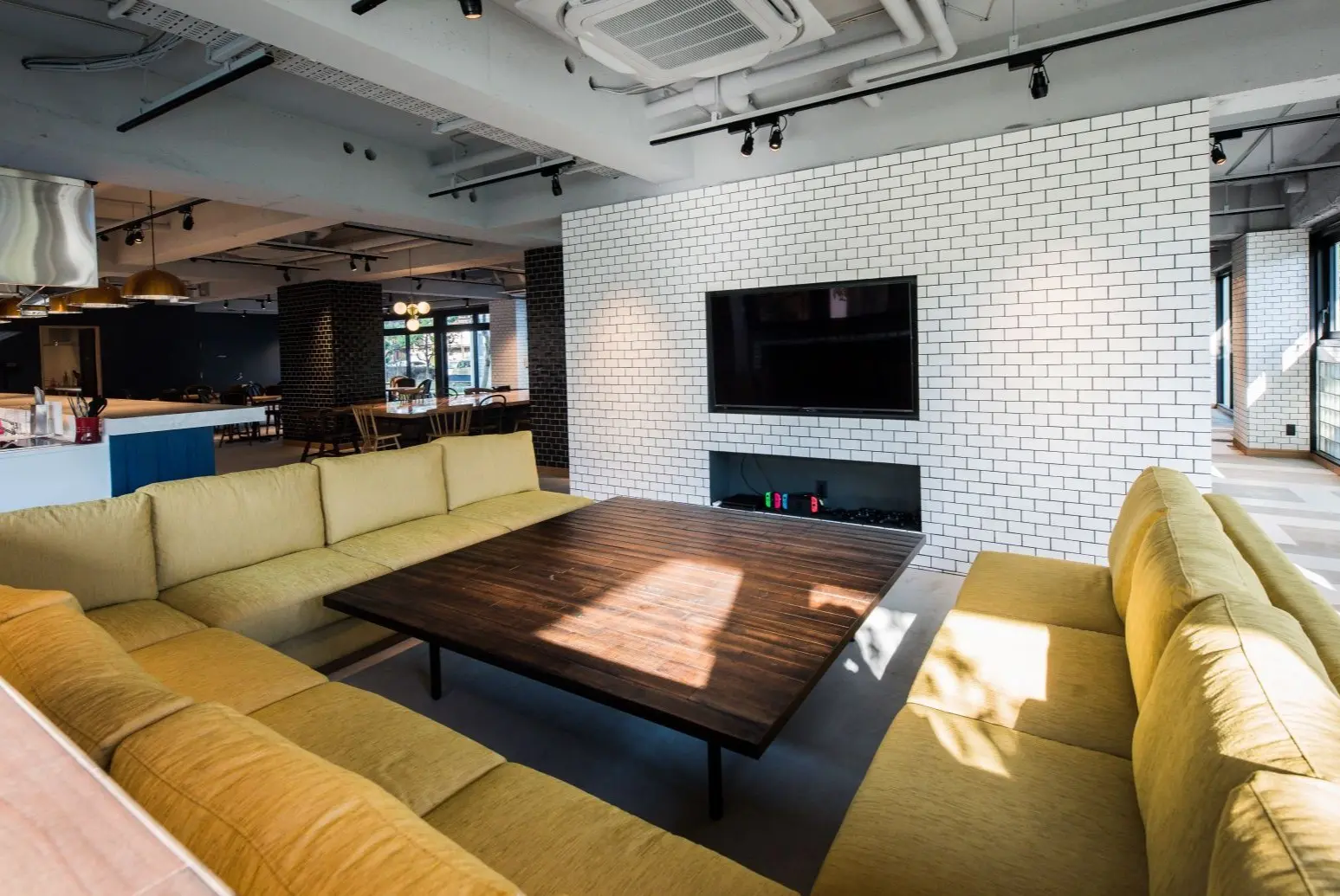 LOUNGE5