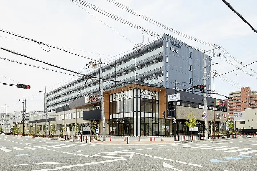 Take a look at the Shopping Complex attached to Terminals Ibaraki