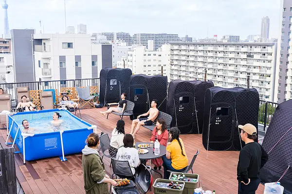 お家でサウナ！？ルーフトップテラスでサウナを堪能  IESAUNA ✕ SOCIAL APARTMENT | ワールドネイバーズ清澄白河［イベントレポート］